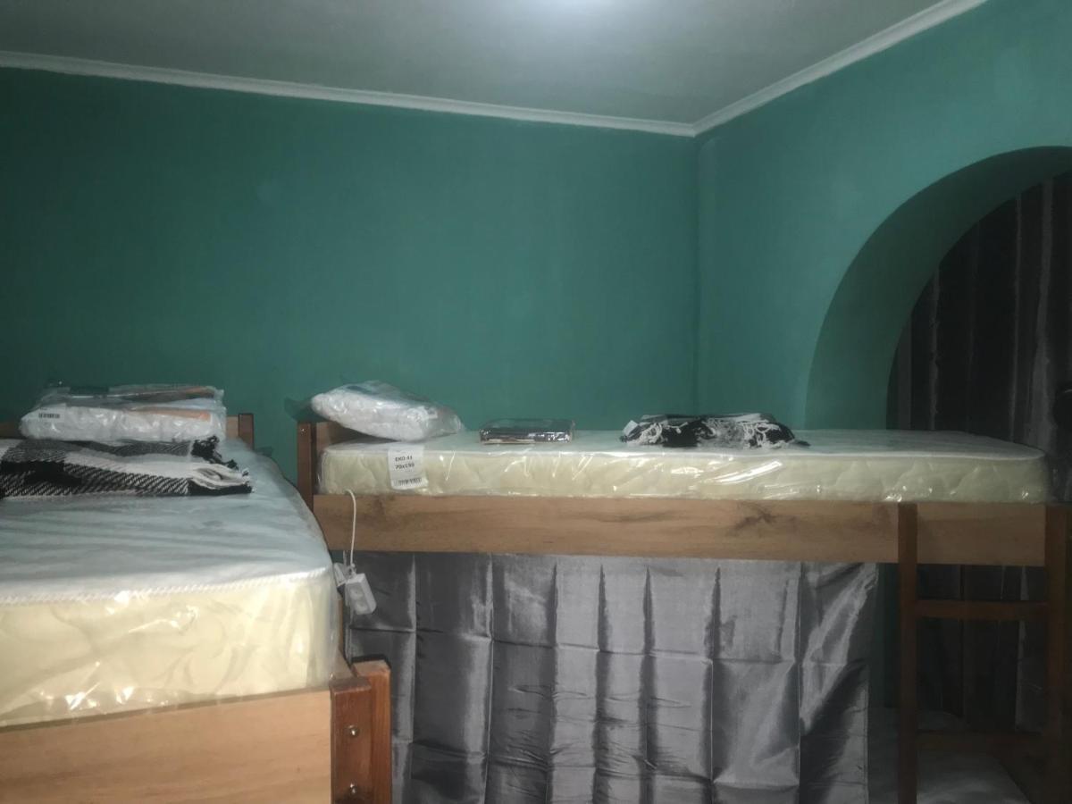 Ararat-Borschagovskaya Hostel เคียฟ ภายนอก รูปภาพ